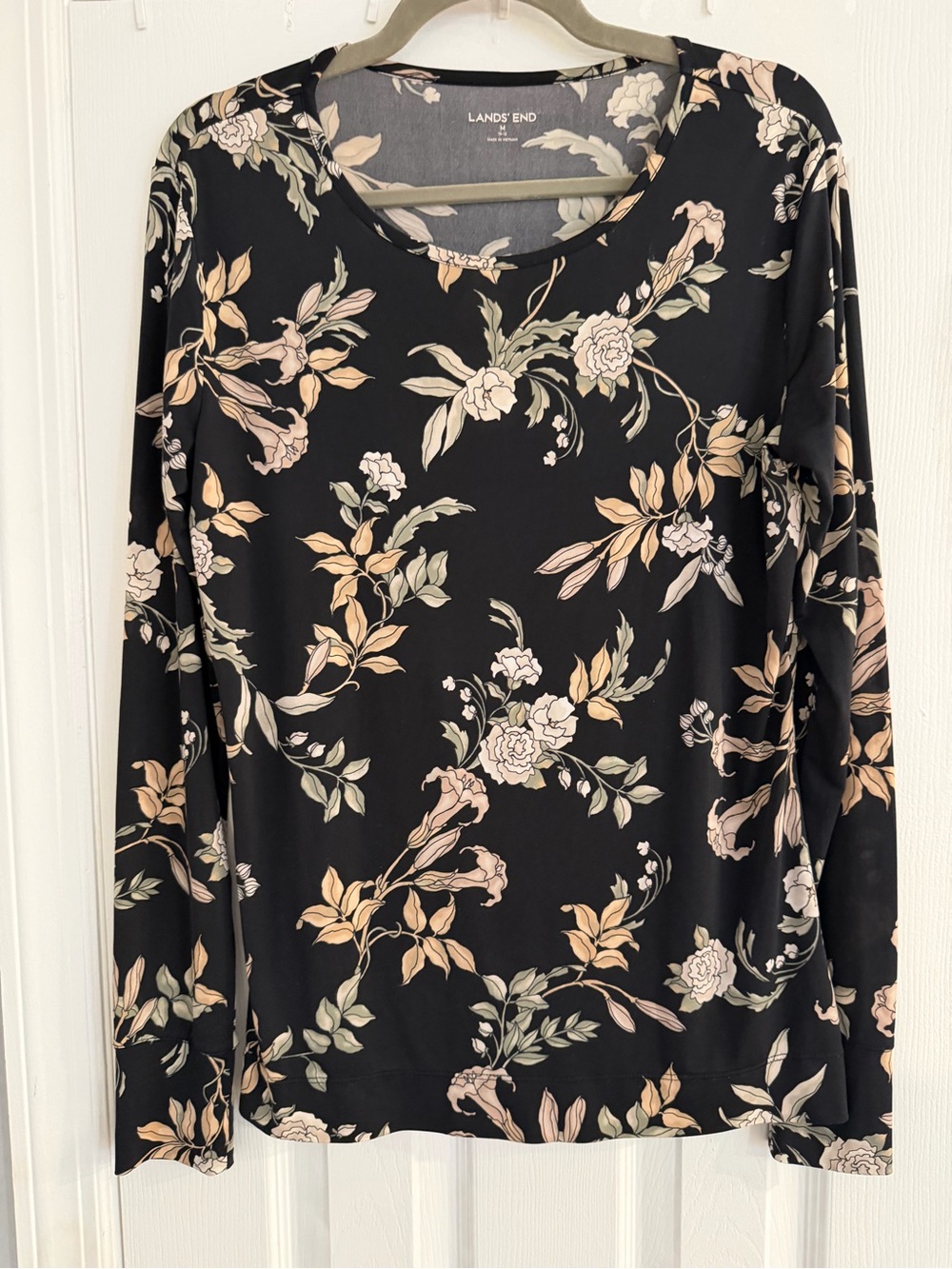 Lands’ End Women’s Medium 10-12 Black Floral Long Sleeve Stretch Knit Top